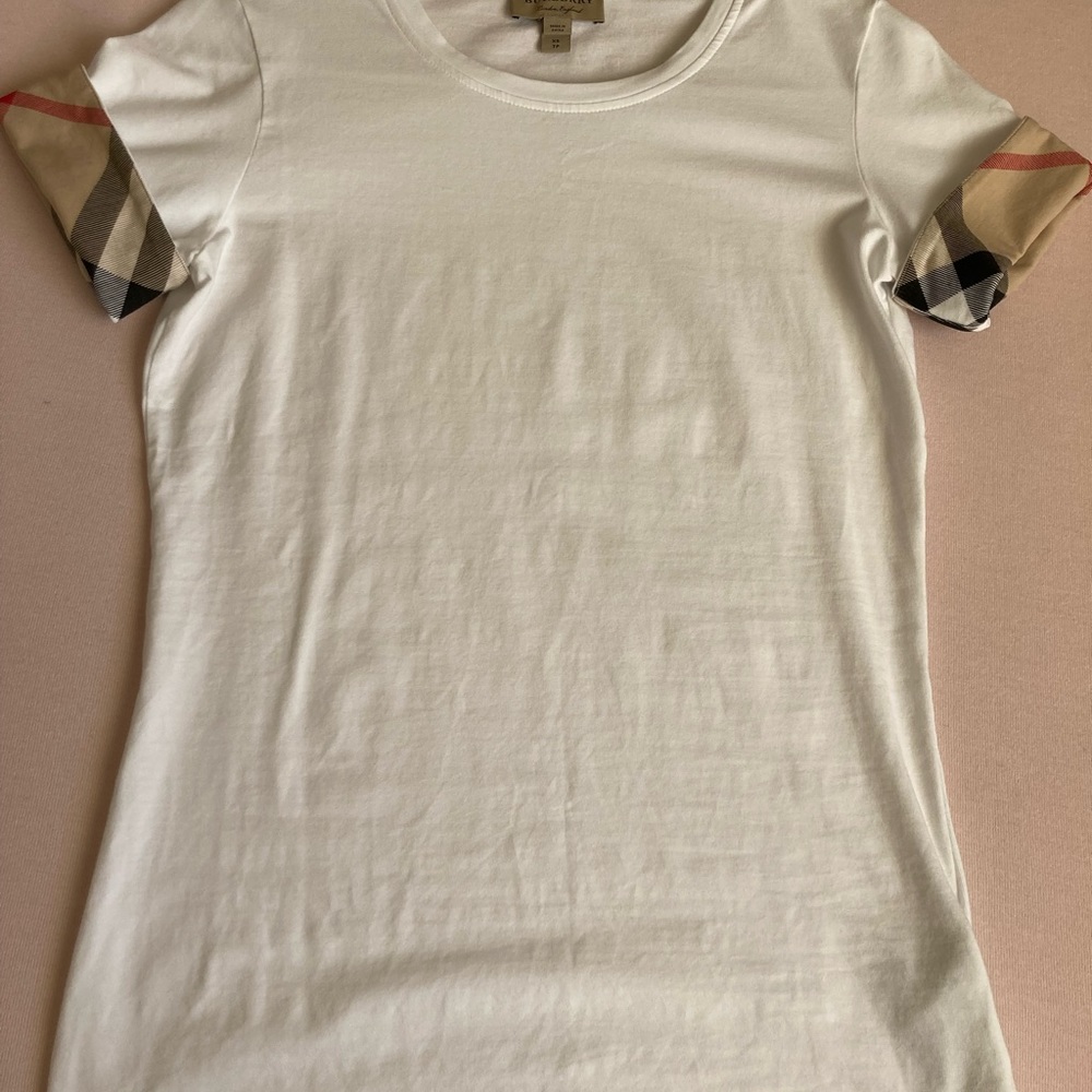 Authentic Burberry top. New no tags